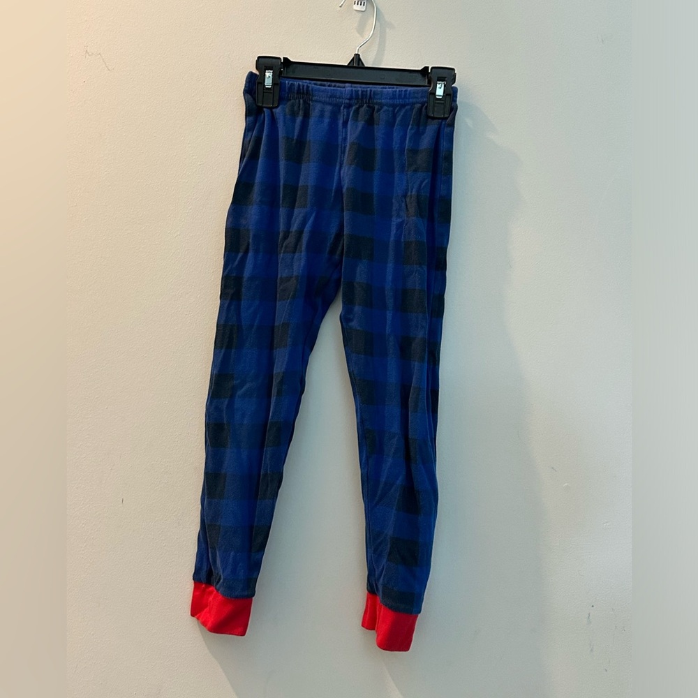 Boys size 8 pajamas in EUC